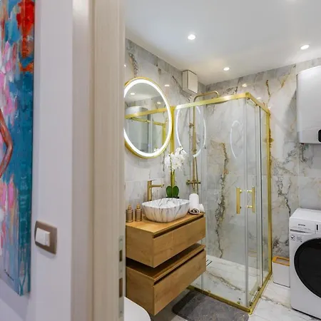 Golden View Luxury *