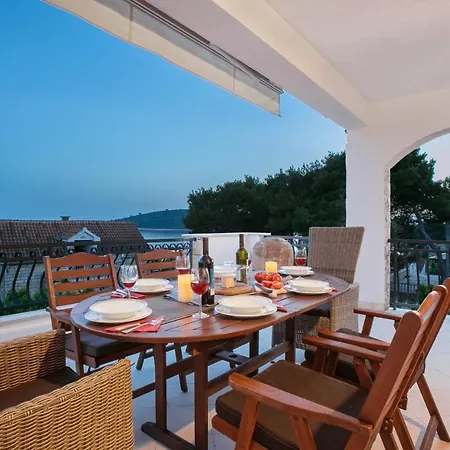 Golden View Luxury