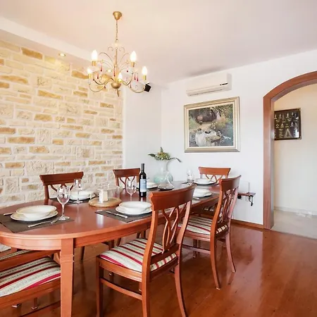 Golden View Luxury Apartment Maslinica