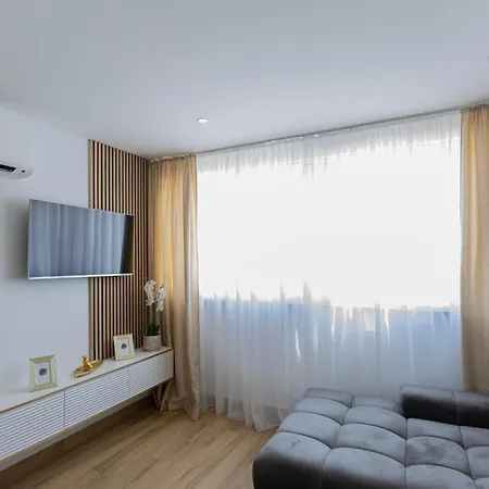 Golden View Luxury *