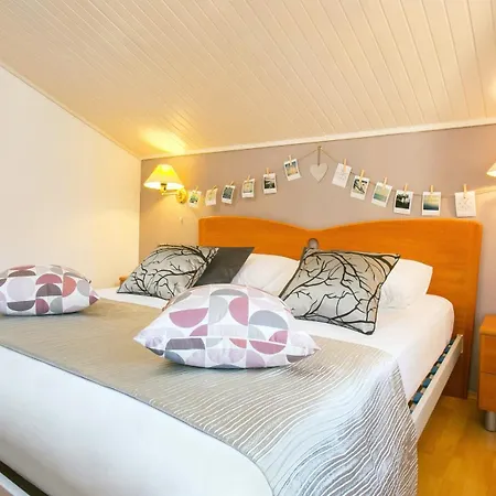 Golden View Luxury Apartment Maslinica