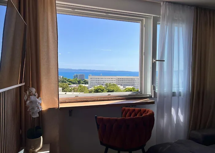 Golden View Luxury *