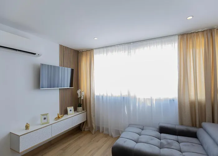 Golden View Luxury *