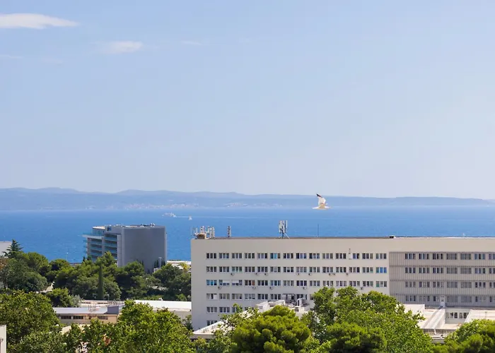 Golden View Luxury