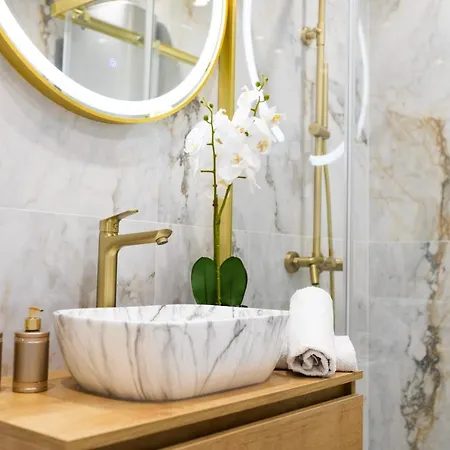 Golden View Luxury